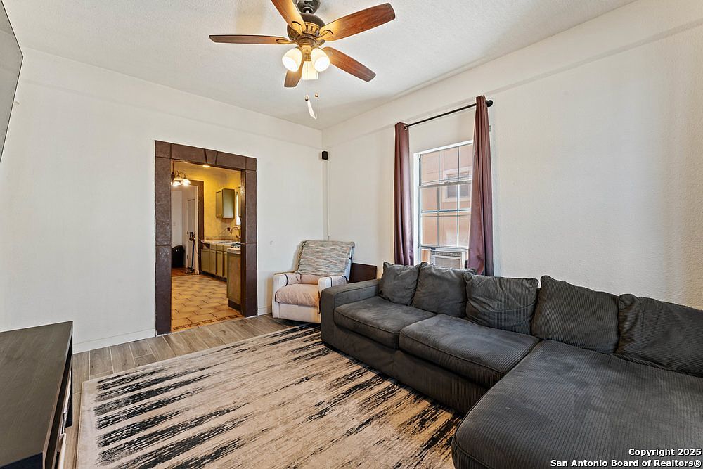 1410 Kayton Ave San Antonio, TX 78210 - Thumbnail 3