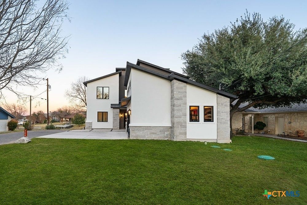 300 Bridgepoint Dr Kingsland, TX 78639 - Thumbnail 3