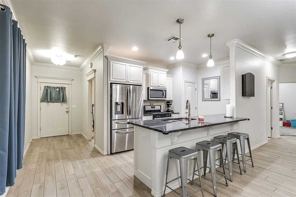 2232 Fallview Dr Edmond, OK 73034 - Thumbnail 3