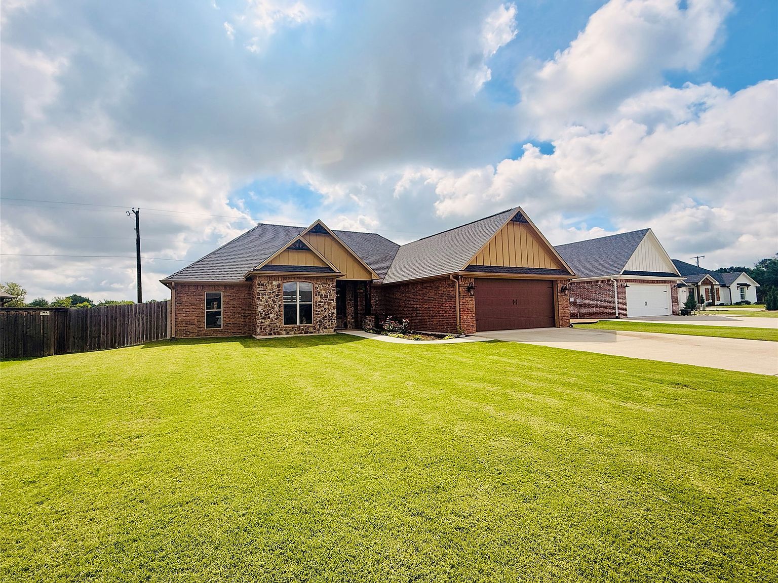 330 Koby Cir Sulphur Springs, TX 75482 - Thumbnail 3