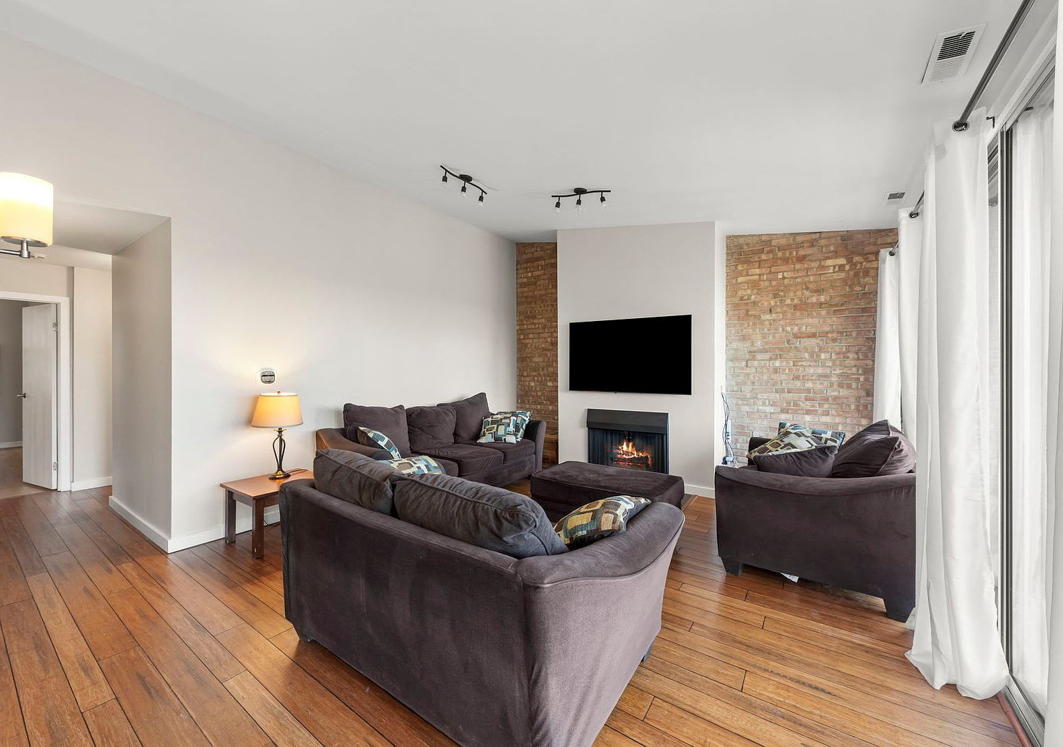 6010 Forest View Rd APT 3A Lisle, IL 60532 - Thumbnail 3