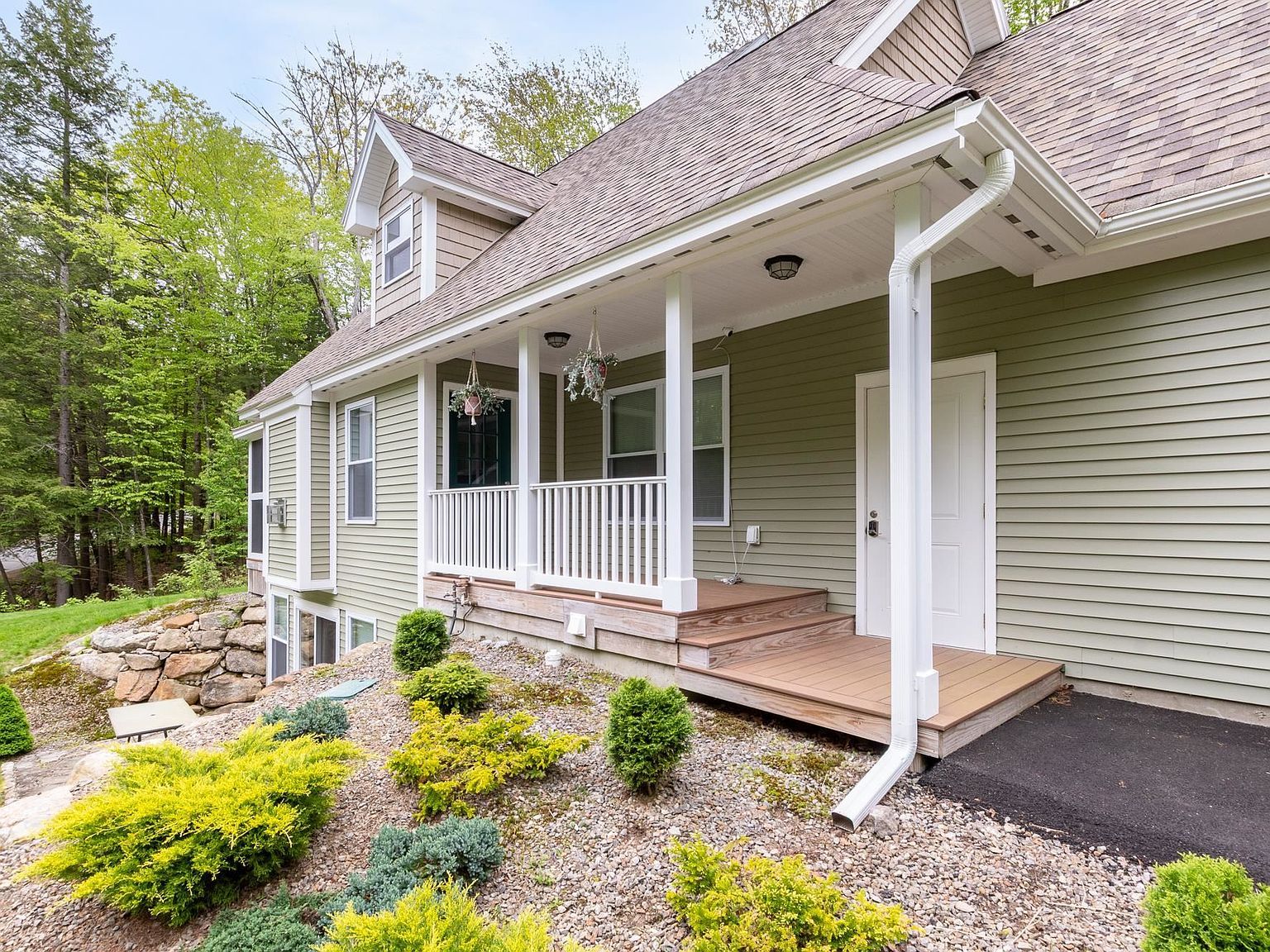 93 White Birch Dr Gilford, NH 03249 - Thumbnail 3