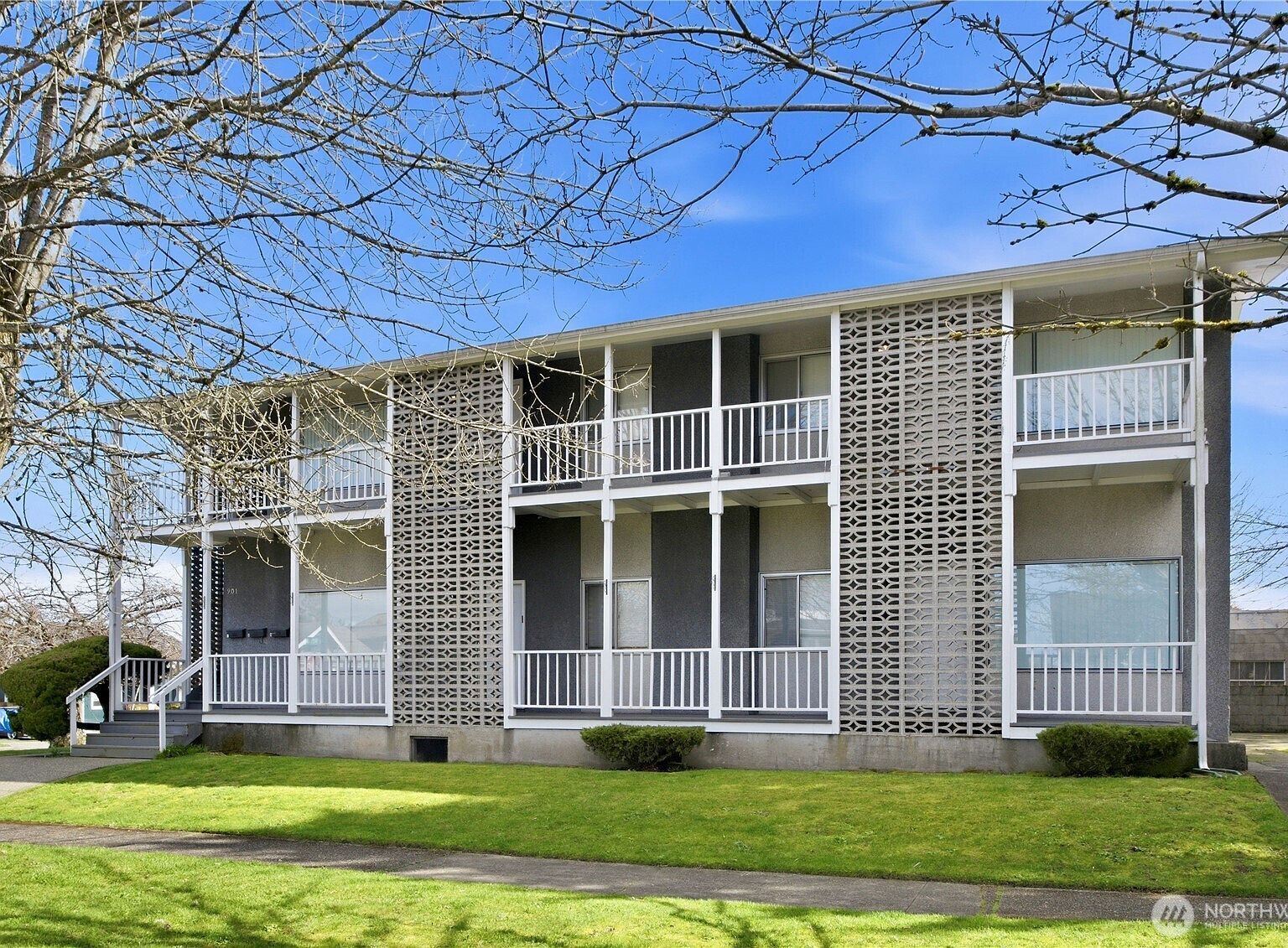 901 S Grant Ave Tacoma, WA 98405 - Thumbnail 3