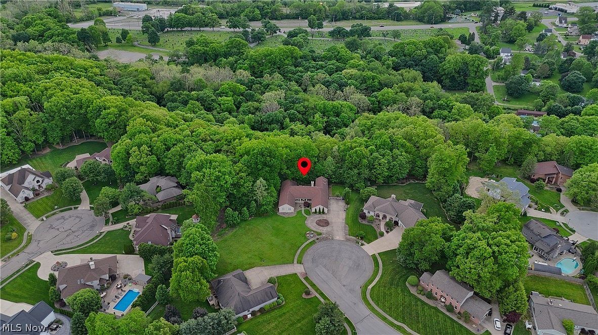 1751 Squaw Creek Dr Girard, OH 44420 - Thumbnail 3