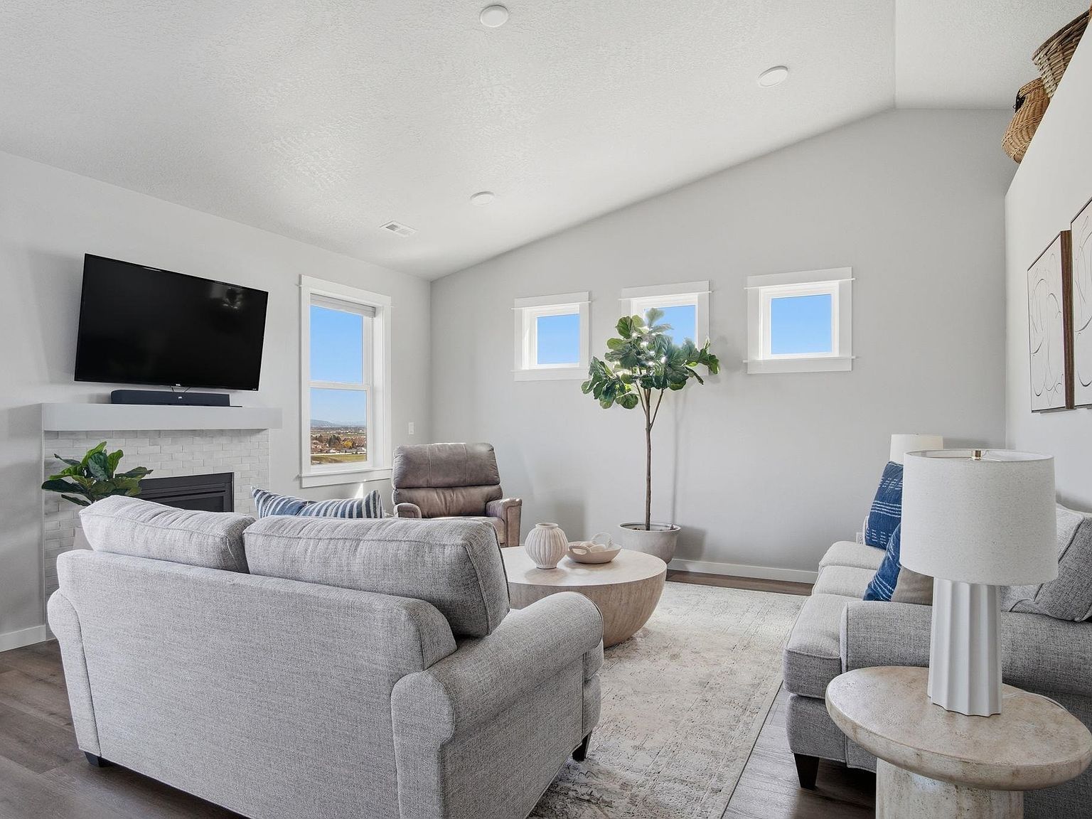 1500 S Moen Ct Greenacres, WA 99016 - Thumbnail 3