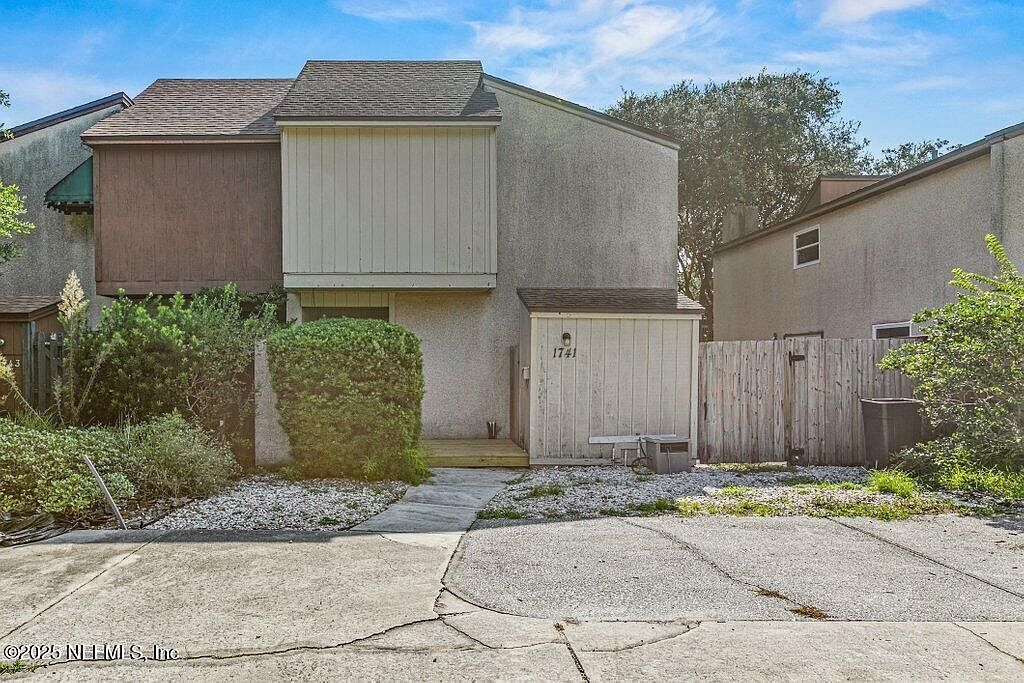 1741 Seminole Rd Atlantic Beach, FL 32233 - Thumbnail 3