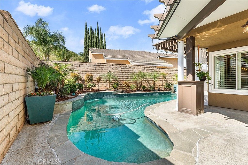 16825 Winterbrook Cir Riverside, CA 92503 - Thumbnail 3