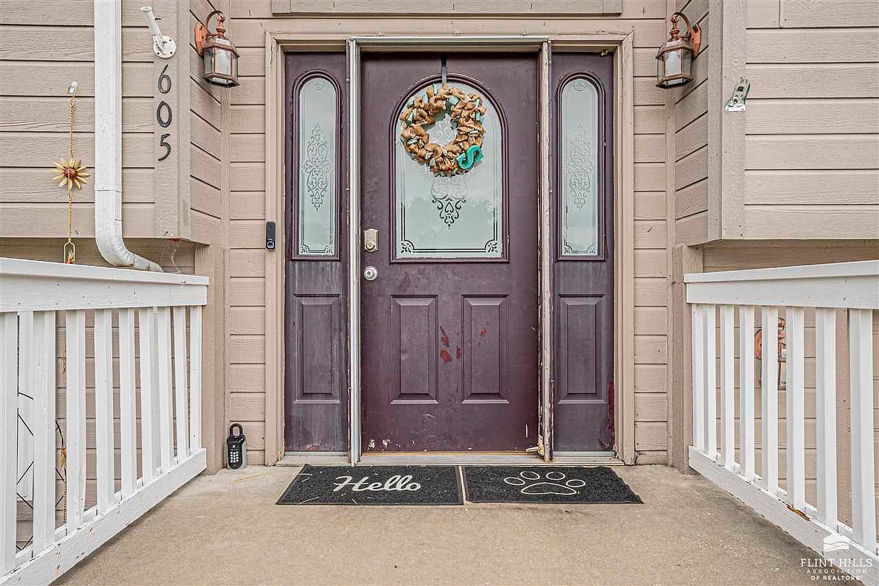 605 W Pine St Junction City, KS 66441 - Thumbnail 3