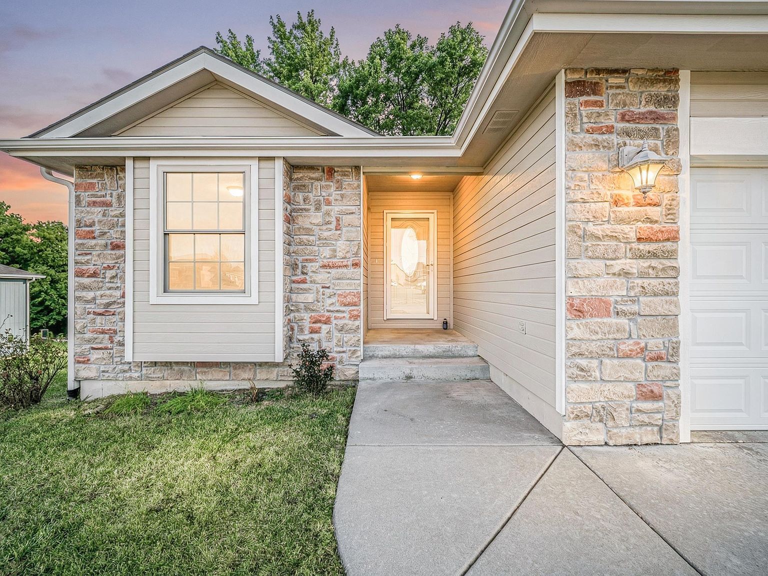 313 Caroline Ct Junction City, KS 66441 - Thumbnail 3