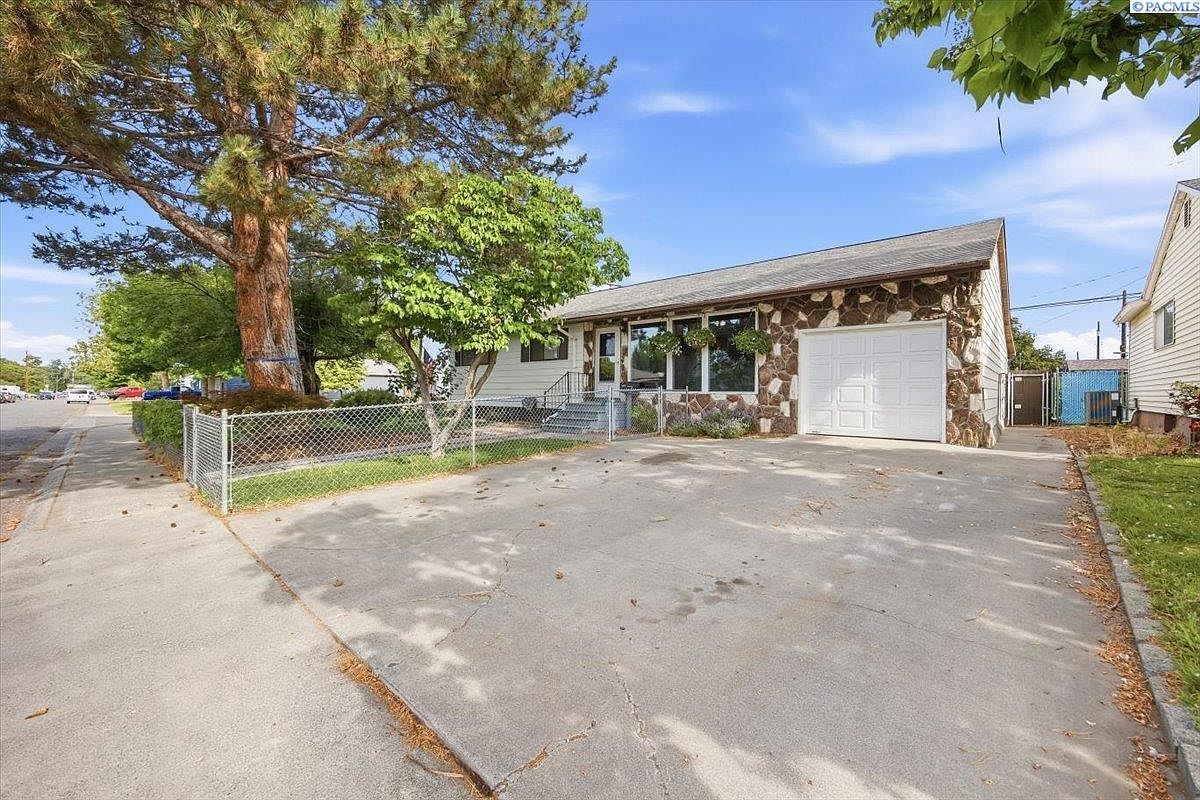 504 Blue St Richland, WA 99354 - Thumbnail 3