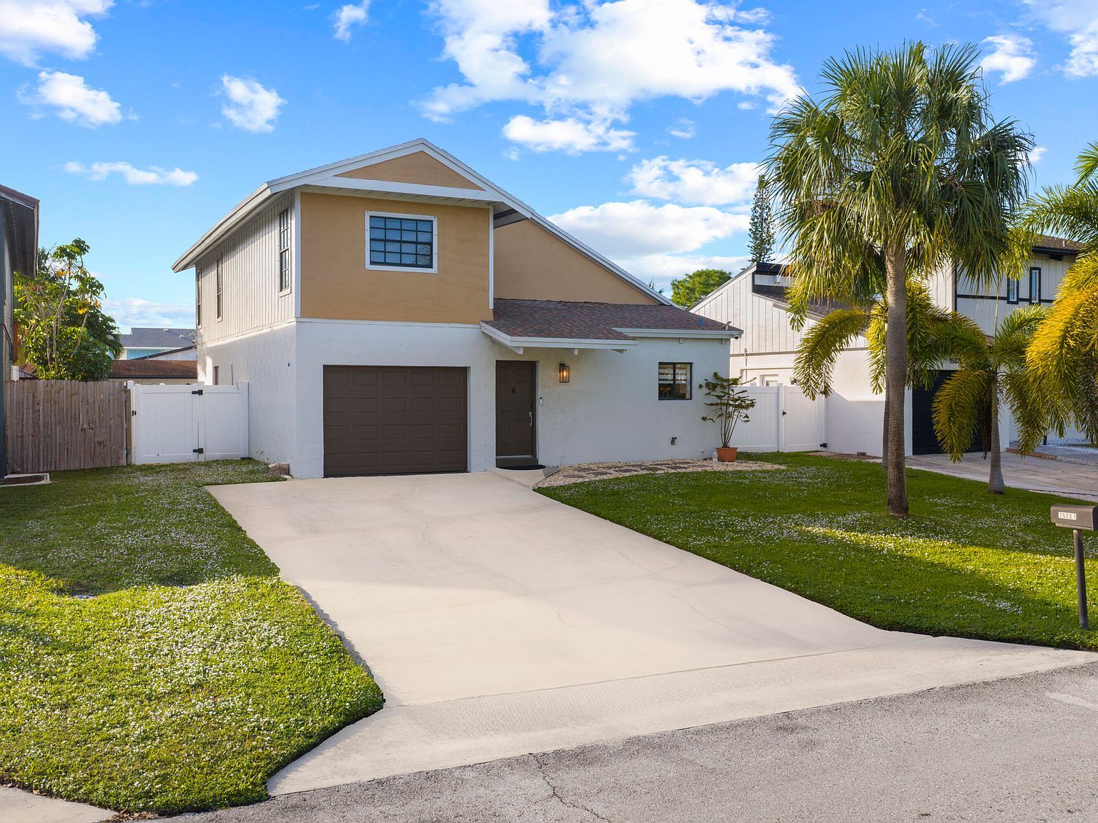 15881 SW 8th Ave Delray Beach, FL 33444 - Thumbnail 3