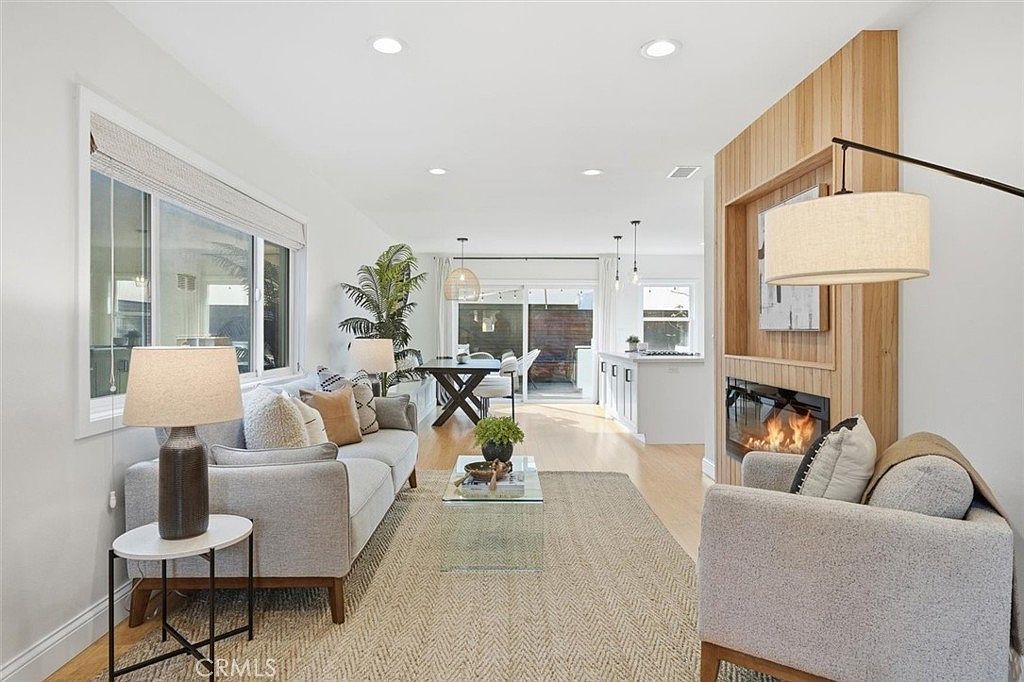 1600 Spreckels Ln Redondo Beach, CA 90278 - Thumbnail 3