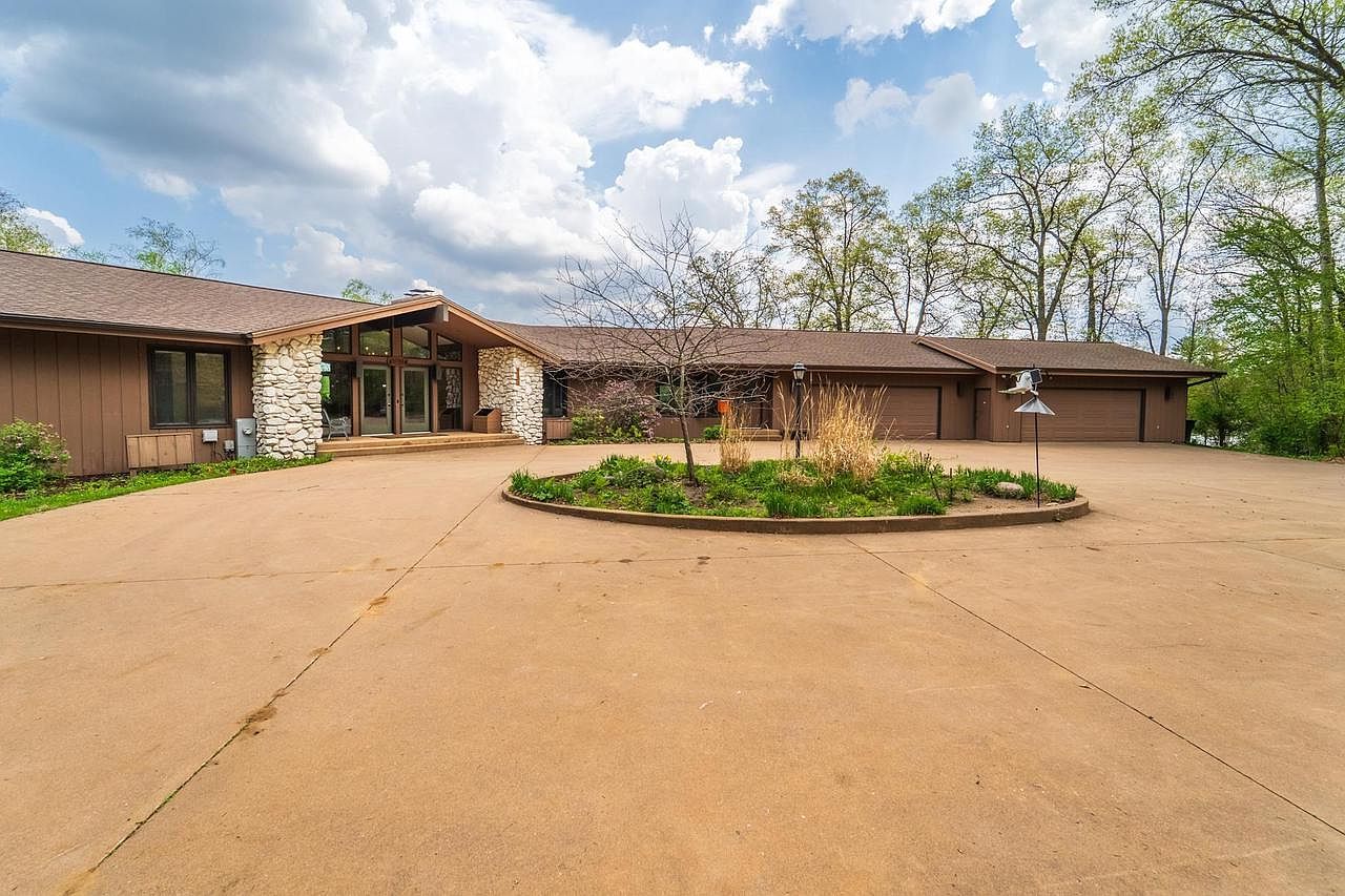 3325 Della St Stevens Point, WI 54481 - Thumbnail 3