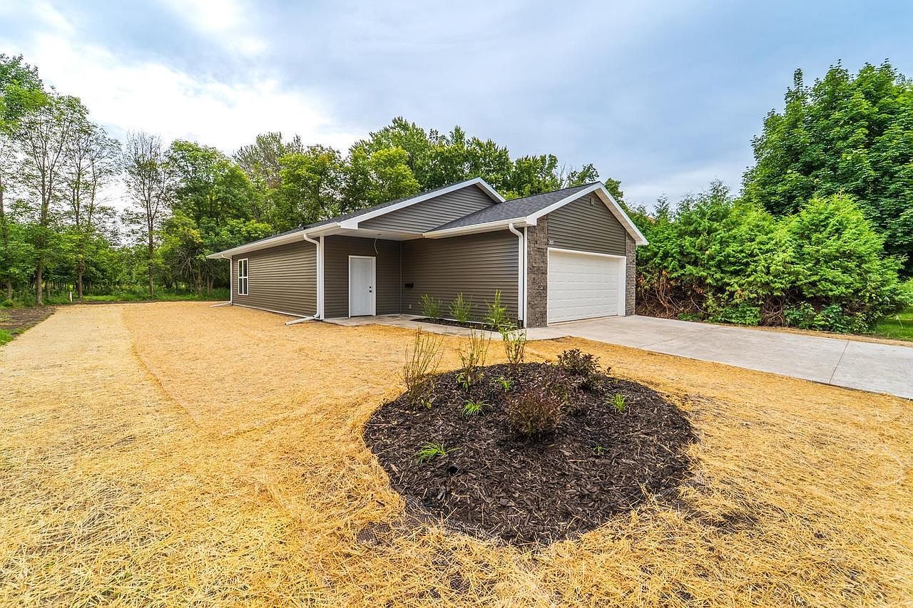 217 2nd St Stevens Point, WI 54481 - Thumbnail 3