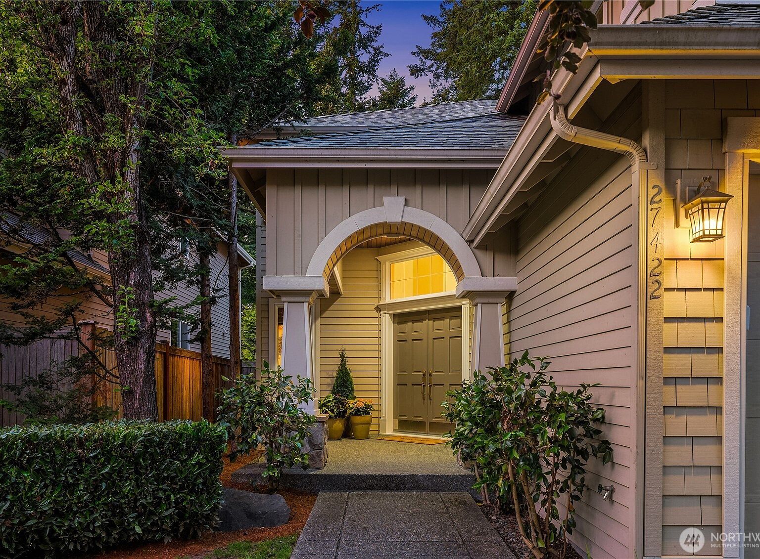 27422 SE 8th Pl Sammamish, WA 98075 - Thumbnail 3