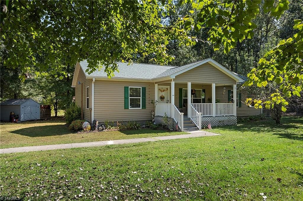 170 Garrett Ln Thomasville, NC 27360 - Thumbnail 3