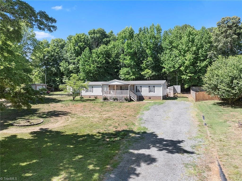 199 Sable Ln Thomasville, NC 27360 - Thumbnail 3