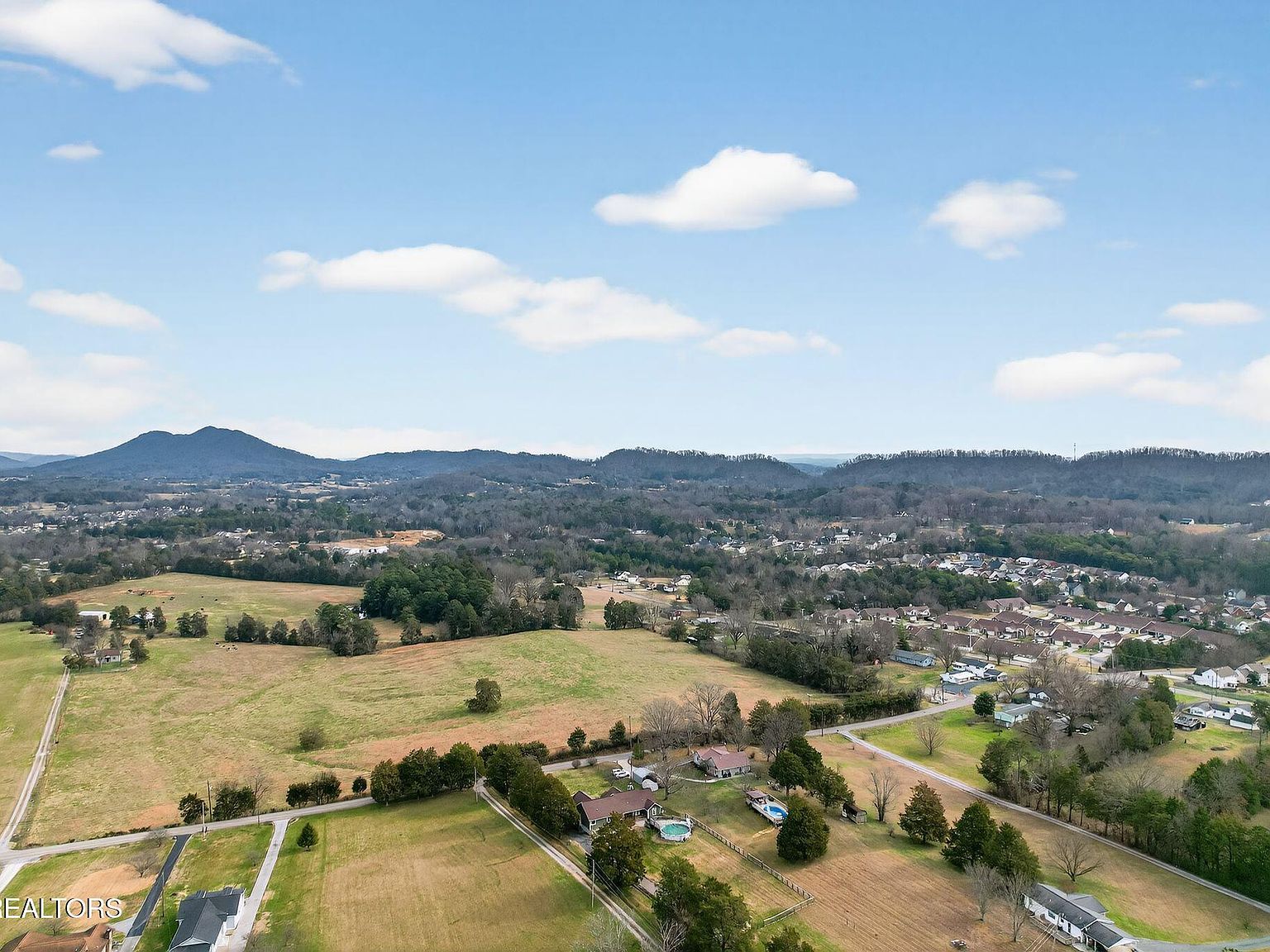 4721 Wise Springs Rd Knoxville, TN 37918 - Thumbnail 3