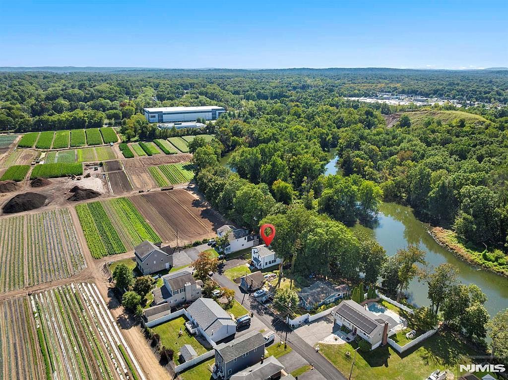 78 Maple Ln Wayne, NJ 07470 - Thumbnail 3