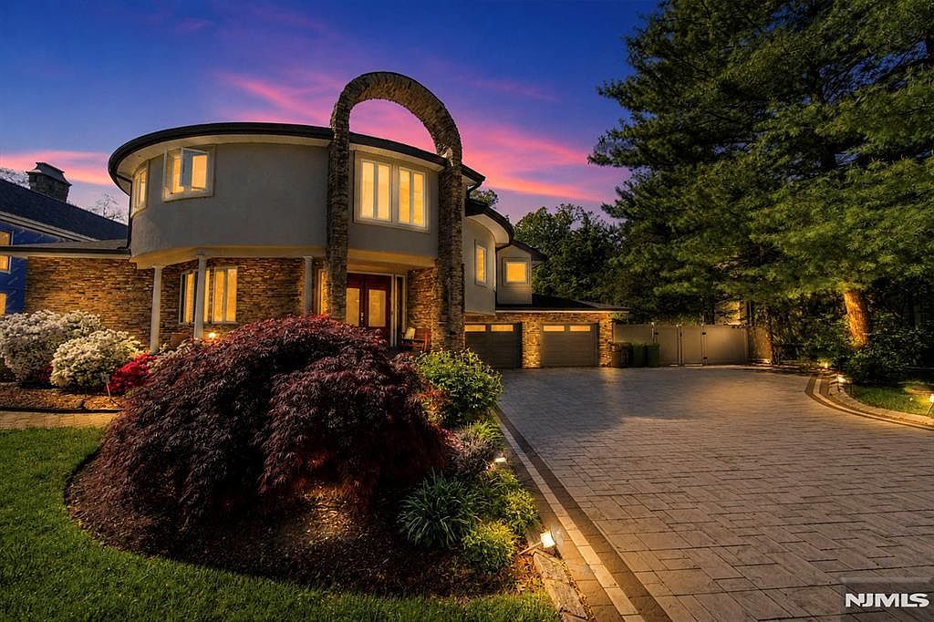 290 Dunkerhook Rd Paramus, NJ 07652 - Thumbnail 3
