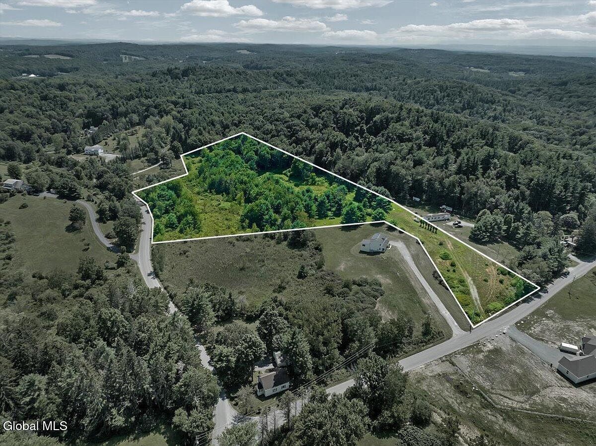 37 Mammoth Spring Rd Wynantskill, NY 12198 - Thumbnail 3