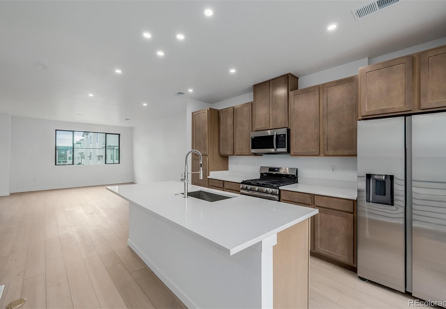 2076 S Holly St UNIT 2 Denver, CO 80222 - Thumbnail 3