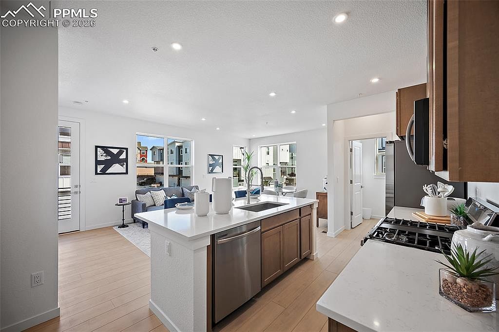 840 Beckton Hts Colorado Springs, CO 80907 - Thumbnail 3