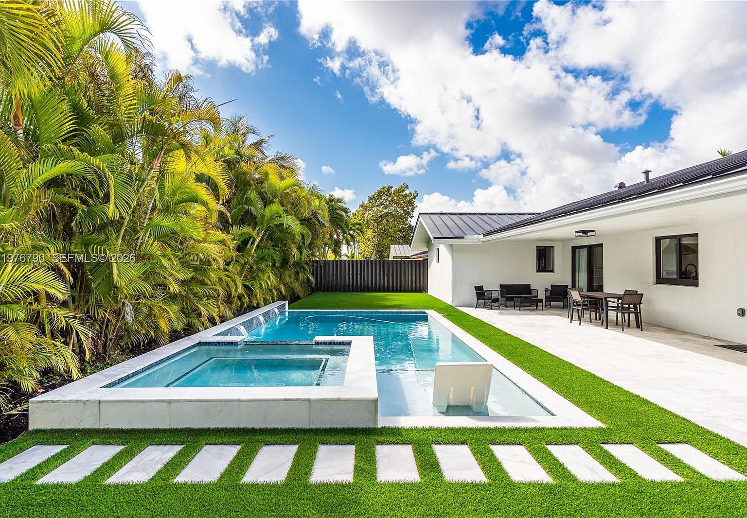 8001 SW 90th Ave Miami, FL 33173 - Thumbnail 3