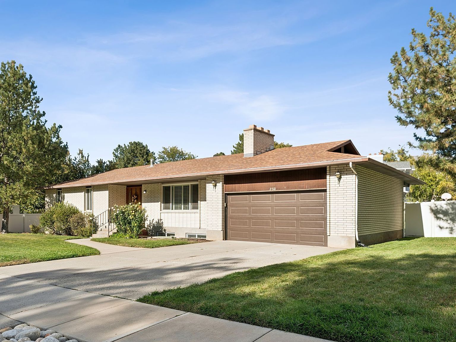 2311 E Snow Mountain Dr Sandy, UT 84093 - Thumbnail 3