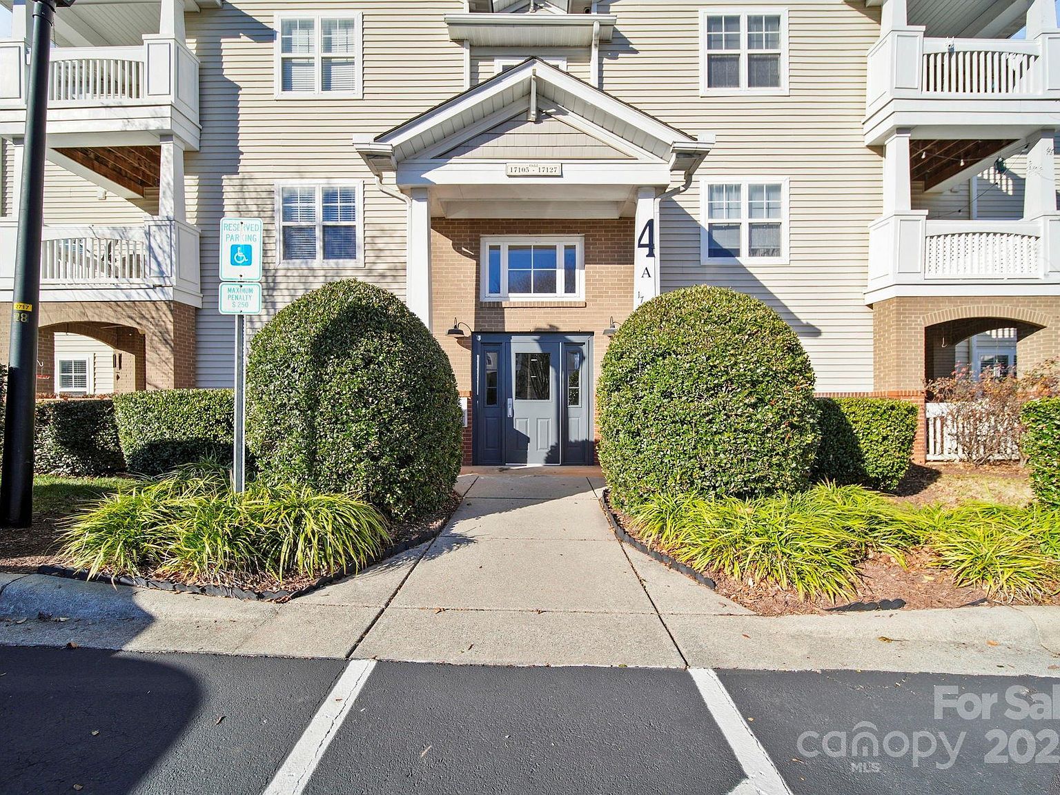 17113 Doe Valley Ct Cornelius, NC 28031 - Thumbnail 3