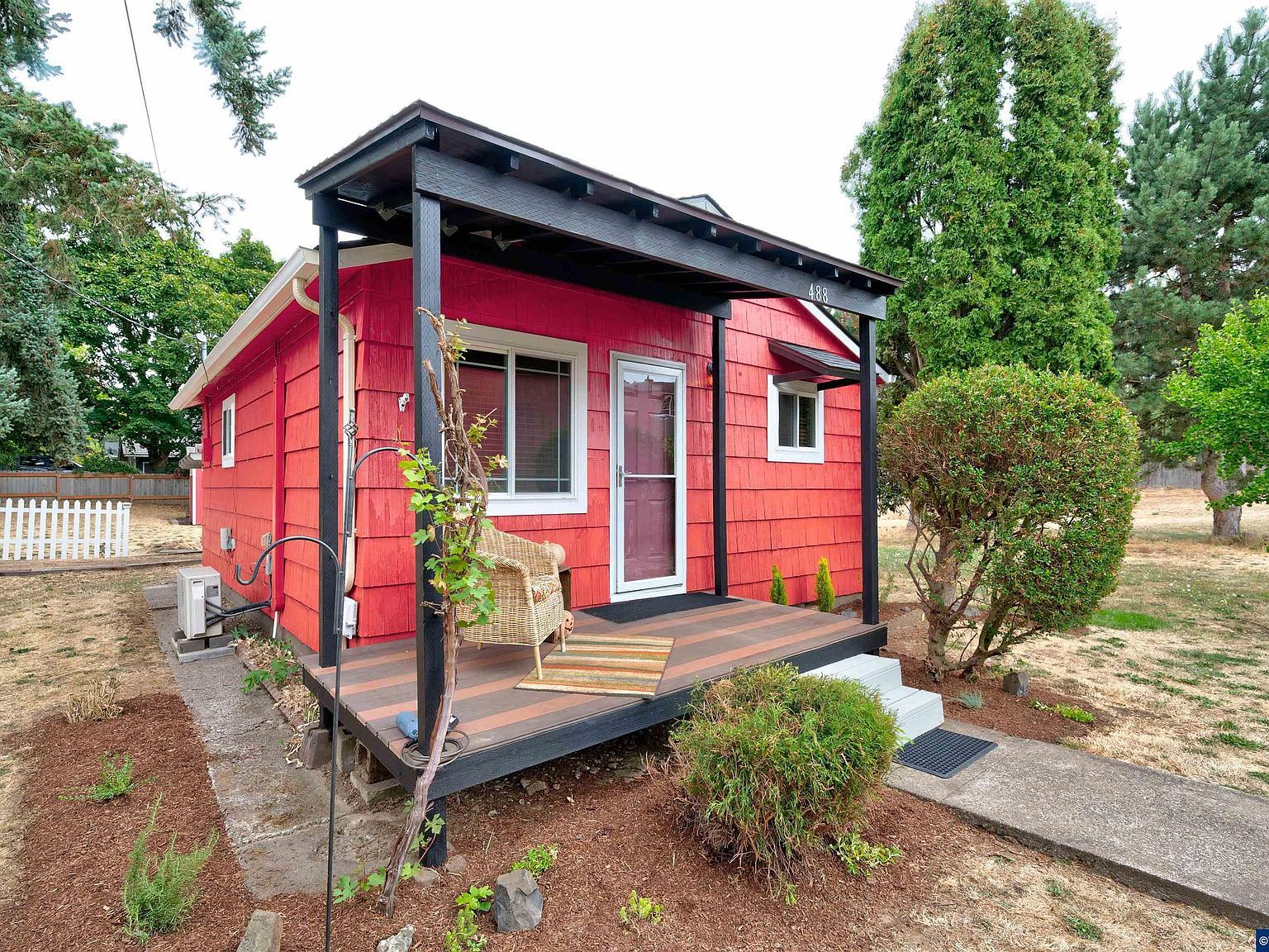 488 B St Independence, OR 97351 - Thumbnail 3