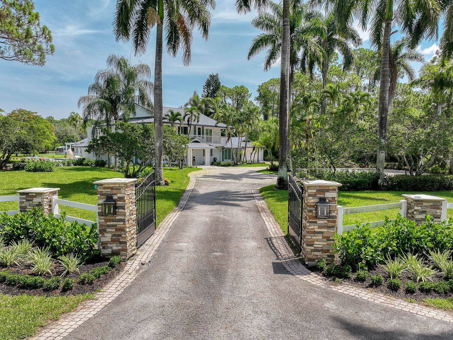 13395 Running Water Rd Palm Beach Gardens, FL 33418 - Thumbnail 3