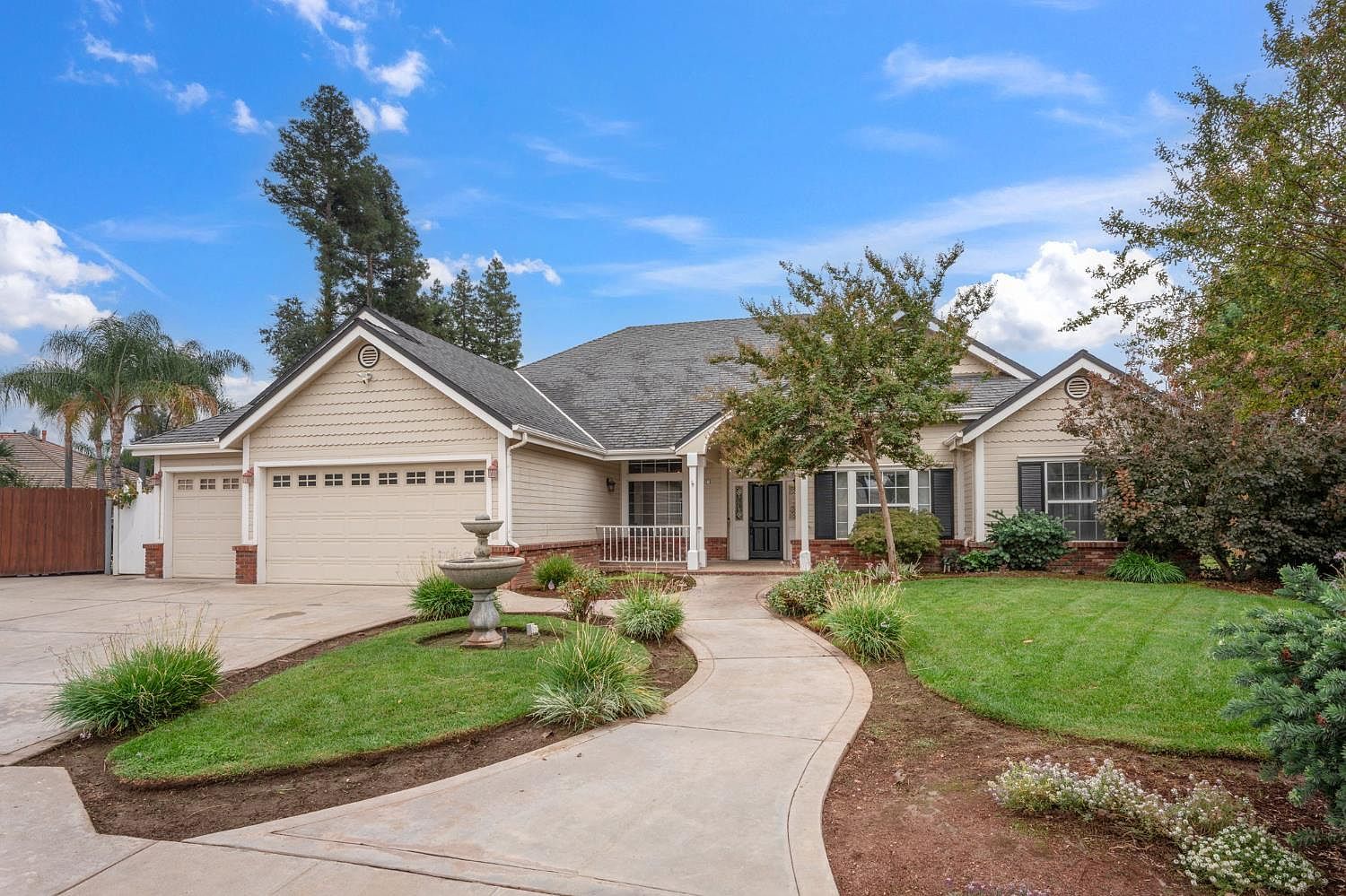 602 Fallbrook Ave Clovis, CA 93611 - Thumbnail 3