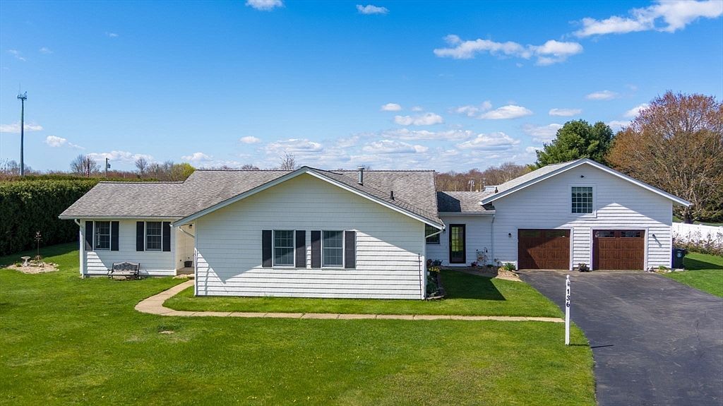 136 Old Fall River Rd Swansea, MA 02777 - Thumbnail 3