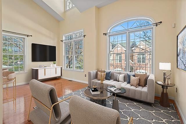 119 Abbie Ct West New York, NJ 07093 - Thumbnail 3