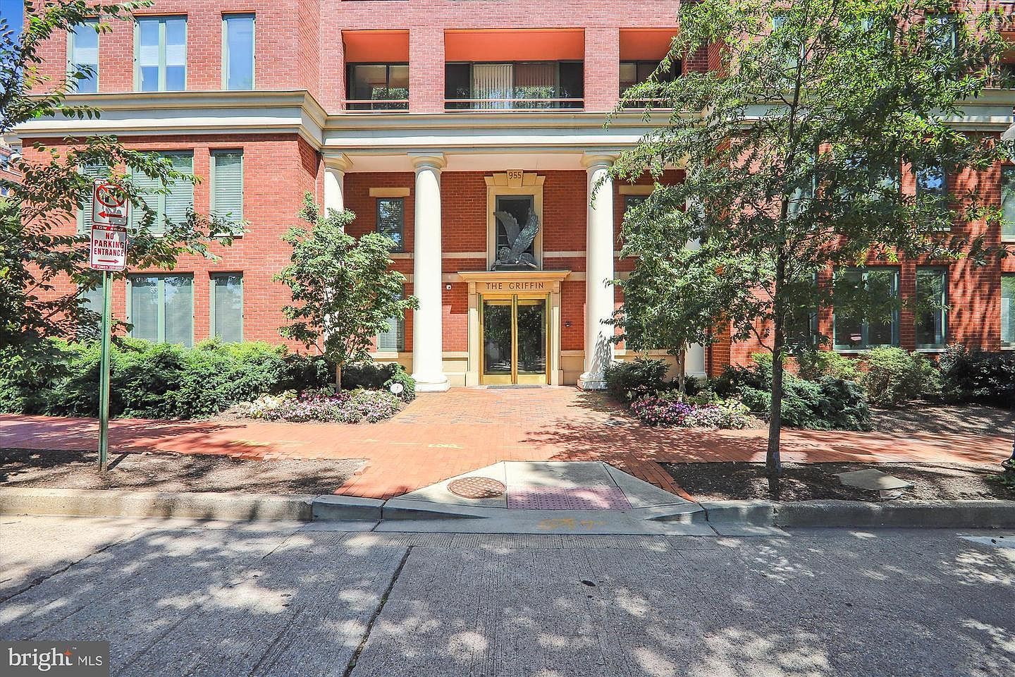 955 26th St NW APT 503 Washington, DC 20037 - Thumbnail 3