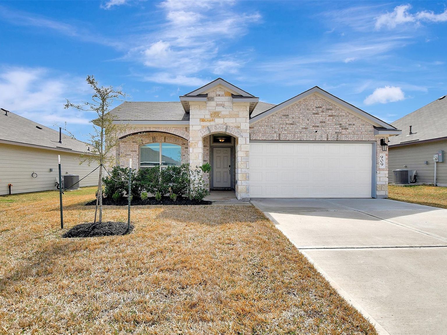 909 Davy St Brenham, TX 77833 - Thumbnail 3