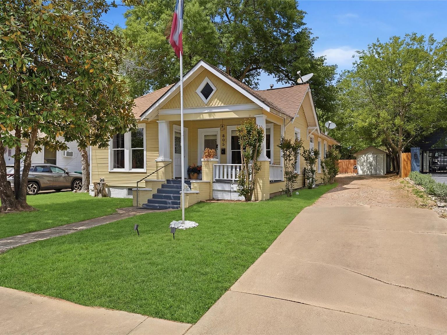 805 E Academy St Brenham, TX 77833 - Thumbnail 3