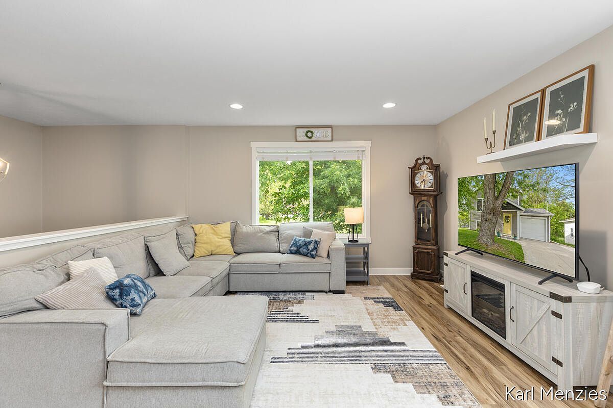 1231 Bradford St NE Grand Rapids, MI 49503 - Thumbnail 3