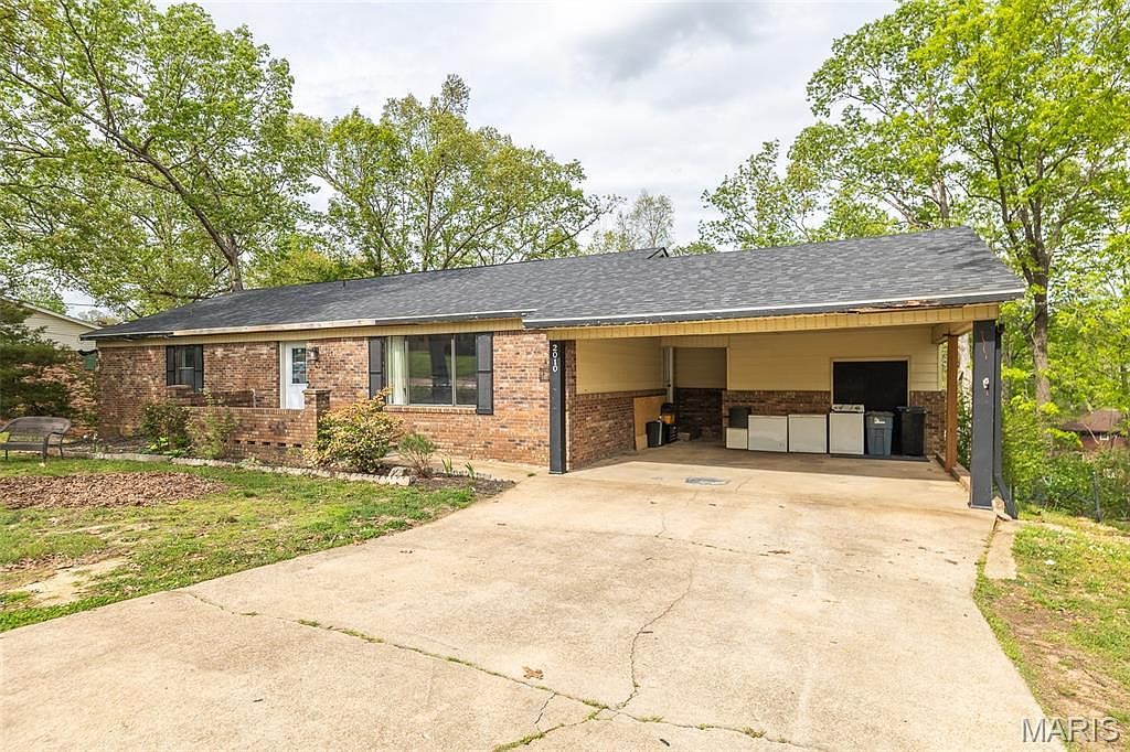 2010 Schweitzer Dr Poplar Bluff, MO 63901 - Thumbnail 3