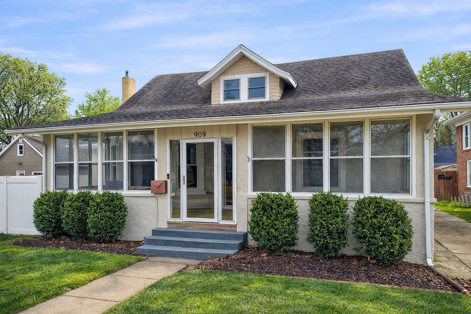 909 Congress St Ottawa, IL 61350 - Thumbnail 3