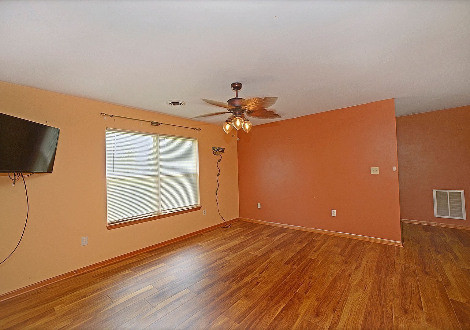 621 Mason St Ottawa, IL 61350 - Thumbnail 3