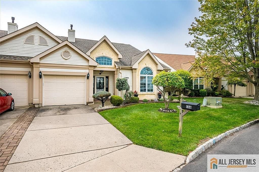 136 Birmingham Ln Monroe Township, NJ 08831 - Thumbnail 3