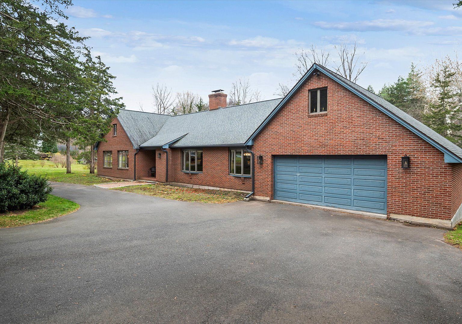 63 Duncaster Rd Bloomfield, CT 06002 - Thumbnail 3