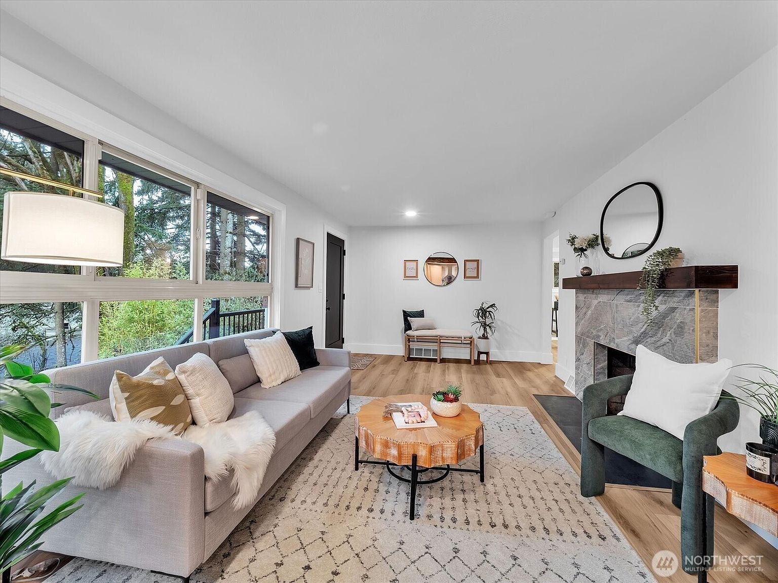 13046 15th Ave NE Seattle, WA 98125 - Thumbnail 3