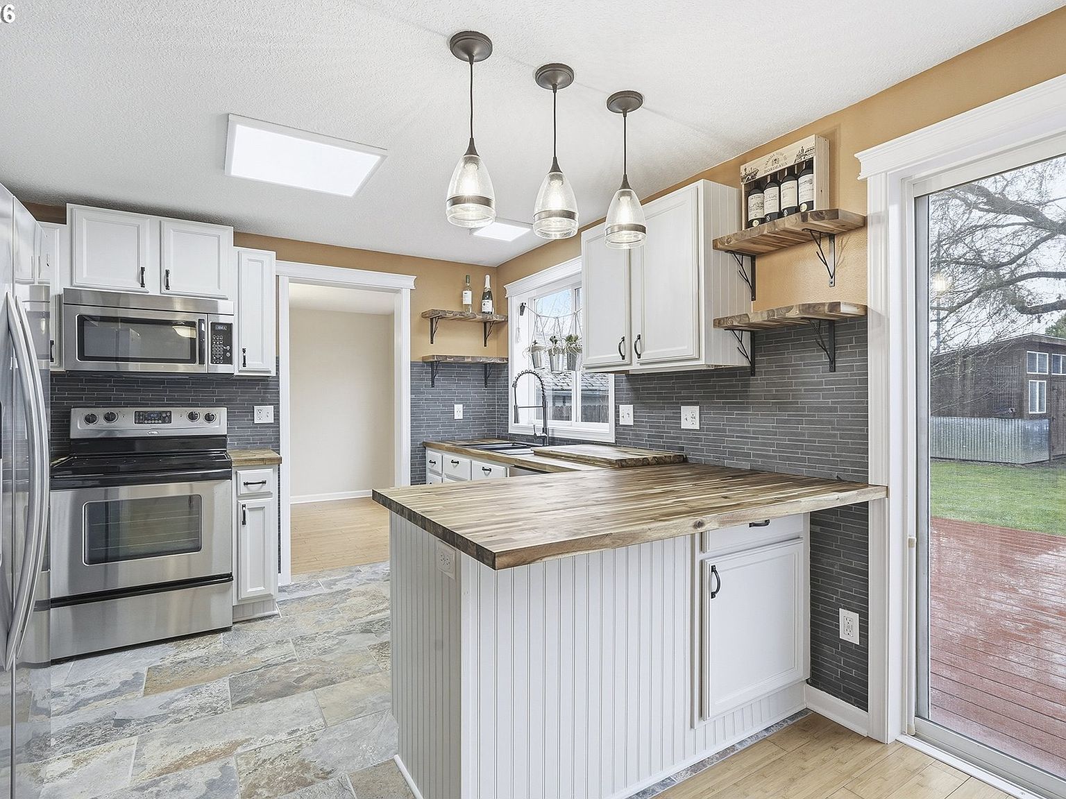 1559 E 2nd St Newberg, OR 97132 - Thumbnail 3