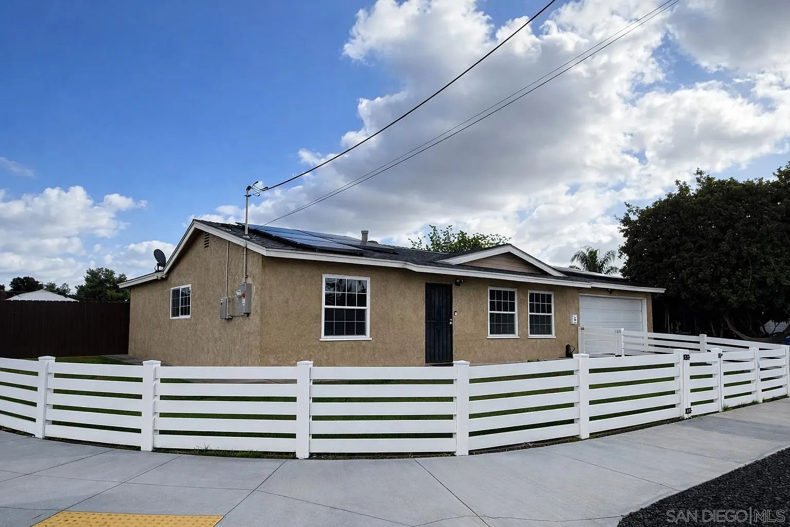 557 Parkbrook St Spring Valley, CA 91977 - Thumbnail 3