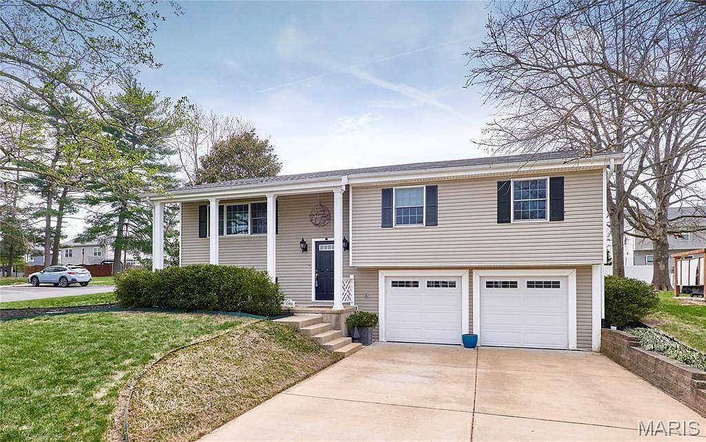 11900 Grant Pl Saint Louis, MO 63131 - Thumbnail 3