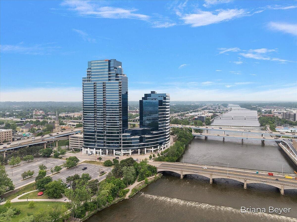 335 Bridge St NW APT 3102 Grand Rapids, MI 49504 - Thumbnail 3