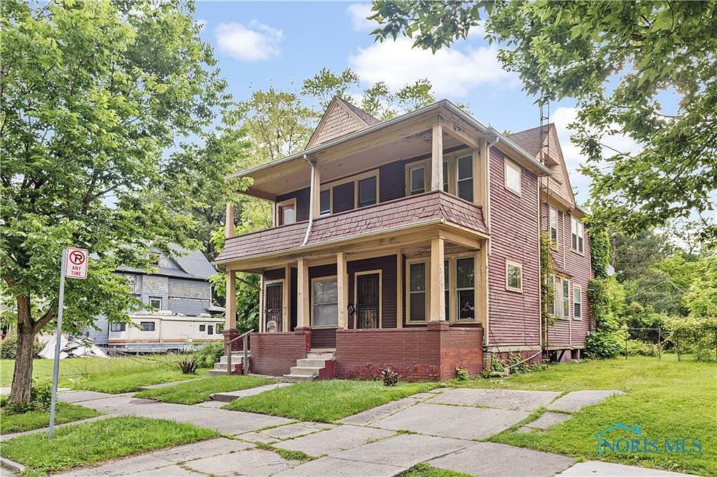 2360 Maplewood Ave Toledo, OH 43620 - Thumbnail 3